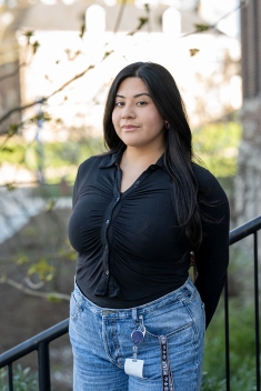 Melissa J Flores